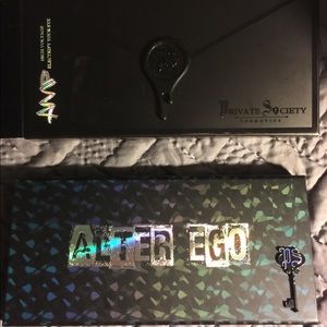 Private Society eyeshadow palette